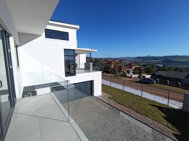 4 Bedroom Property for Sale in Hartenbos Heuwels Western Cape